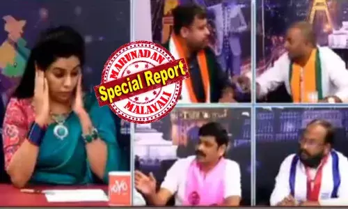 ശിവനെ..ഇത് ഏത് ജില്ലാ.!!; യോയോ ടിവിയുടെ പതിവ് ചാനൽ ചർച്ച; തെരഞ്ഞെടുപ്പിനെ കുറിച്ച് വാ തോരാതെ സംസാരിക്കാൻ ഓടിയെത്തിയ നേതാക്കൾ; ലൈവ് തുടങ്ങി പാതി ആയതും വിഷയത്തിൽ നിന്ന് തെന്നിമാറി; ഡെസ്ക്കിൽ അടിച്ച് എണീറ്റ് ബിജെപി നേതാവിന്റെ മാസ്സ് എൻട്രി; പിന്നെ അവിടെ കണ്ടത് റിയൽ ലൈഫ് തല്ലുമാല; അയ്യോ..ഇത് എന്തോന്ന് എന്ന മട്ടിലിരിക്കുന്ന അവതാരകയുടെ റിയാക്ഷനും വൈറൽ ശിവനെ..ഇത് ഏത് ജില്ലാ.!!; യോയോ ടിവിയുടെ പതിവ് ചാനൽ ചർച്ച; തെരഞ്ഞെടുപ്പിനെ കുറിച്ച് വാ തോരാതെ സംസാരിക്കാൻ ഓടിയെത്തിയ നേതാക്കൾ; ലൈവ് തുടങ്ങി പാതി ആയതും വിഷയത്തിൽ നിന്ന് തെന്നിമാറി; ഡെസ്ക്കിൽ അടിച്ച് എണീറ്റ് ബിജെപി നേതാവിന്റെ മാസ്സ് എൻട്രി; പിന്നെ അവിടെ കണ്ടത് റിയൽ ലൈഫ് തല്ലുമാല; അയ്യോ..ഇത് എന്തോന്ന് എന്ന മട്ടിലിരിക്കുന്ന അവതാരകയുടെ റിയാക്ഷനും വൈറൽ