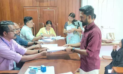 പയ്യന്നൂര് നഗരസഭയിലെ സി.പി.എം വിമത സ്ഥാനാര്ത്ഥിയെ പാര്ട്ടിയില് നിന്നും പുറത്താക്കി; പുറത്തായത് സ്വതന്ത്ര സ്ഥാനാര്ത്ഥിയായി മത്സരിക്കാന് പത്രിക നല്കിയ ബ്രാഞ്ച് സെക്രട്ടറി വൈശാഖ് പയ്യന്നൂര് നഗരസഭയിലെ സി.പി.എം വിമത സ്ഥാനാര്ത്ഥിയെ പാര്ട്ടിയില് നിന്നും പുറത്താക്കി; പുറത്തായത് സ്വതന്ത്ര സ്ഥാനാര്ത്ഥിയായി മത്സരിക്കാന് പത്രിക നല്കിയ ബ്രാഞ്ച് സെക്രട്ടറി വൈശാഖ്