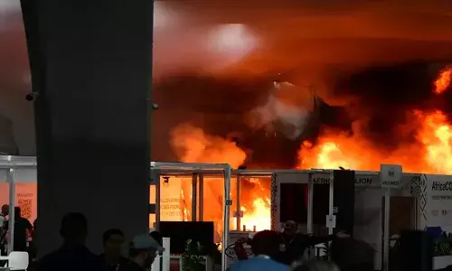 കാലാവസ്ഥ ഉച്ചകോടിക്കിടെ വേദിയില്‍ വന്‍ തീപിടുത്തം;ആയിരത്തിലേറെ പ്രതിനിധികളെ ഒളിപ്പിച്ചു; തീ നിയന്ത്രണ വിധേയമാക്കിയതായി റിപ്പോര്‍ട്ട്: ഇന്ത്യന്‍ പ്രതിനിധികള്‍ സുരക്ഷിതര്‍