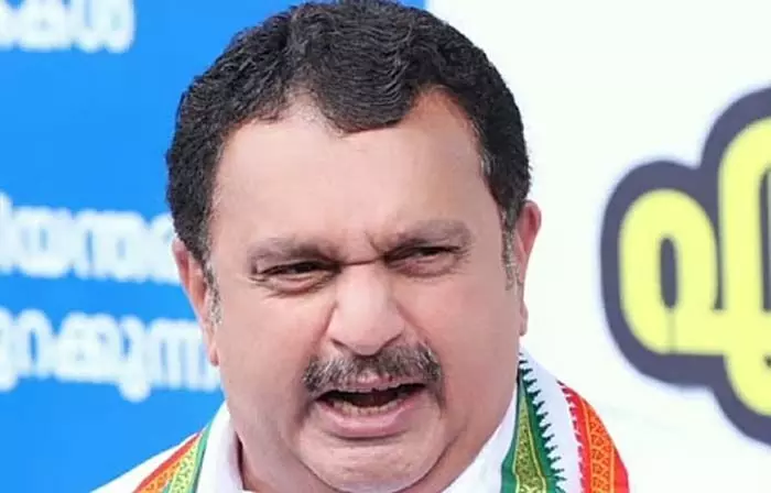 കടകംപള്ളിയില്‍ മാത്രം പോരാ, വിഎന്‍ വാസവനിലേക്കും അന്വേഷണം നീളണം; സ്വര്‍ണം ഇളക്കിയെടുത്ത് പുറത്തേക്ക് കൊണ്ടുപോകണമെങ്കില്‍ ബോര്‍ഡ് പ്രസിഡന്റ് മാത്രം വിചാരിച്ചാല്‍ നടക്കില്ലെന്ന് കെ മുരളീധരന്‍