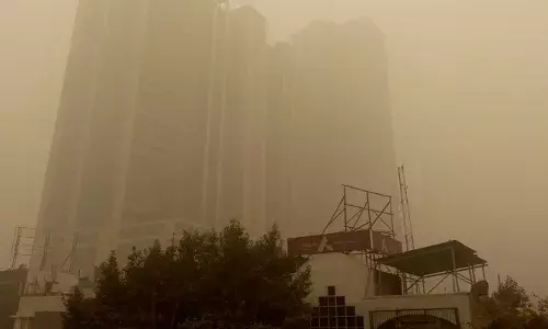 ഇത് സിഗരറ്റുകൾ വലിക്കുന്നതിന് തുല്യം; ഡൽഹിയിലെ വായു ഗുണനിലവാരം അപകടകരം; ആശങ്ക പ്രകടിപ്പിച്ച് സുപ്രീം കോടതി