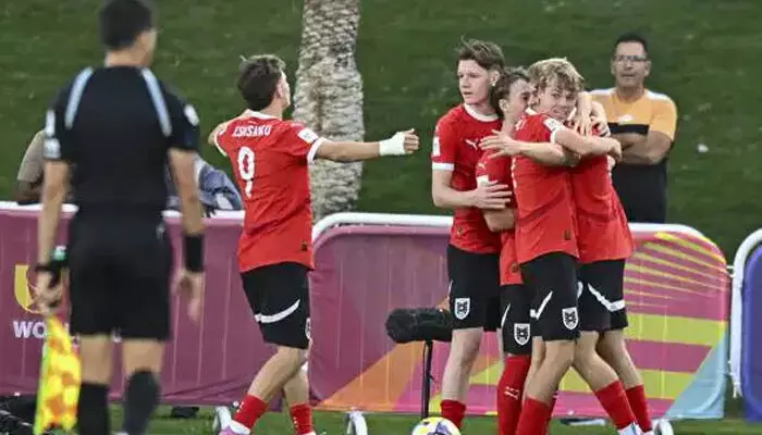 ഫിഫ അണ്ടർ 17 ലോകകപ്പിൽ ഏഷ്യൻ കരുത്തരെ തകർത്ത് ഓസ്ട്രിയ സെമിയിൽ; ജപ്പാനെ പരാജയപ്പെടുത്തിയത് എതിരില്ലാത്ത ഒരു ഗോളിന്; ഗോൾ വല കുലുക്കിയത് ജോഹാനസ് മോസർ ഫിഫ അണ്ടർ 17 ലോകകപ്പിൽ ഏഷ്യൻ കരുത്തരെ തകർത്ത് ഓസ്ട്രിയ സെമിയിൽ; ജപ്പാനെ പരാജയപ്പെടുത്തിയത് എതിരില്ലാത്ത ഒരു ഗോളിന്; ഗോൾ വല കുലുക്കിയത് ജോഹാനസ് മോസർ