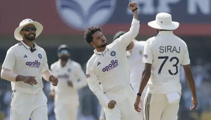 മികച്ച തുടക്കം നൽകി ഓപ്പണർമാർ; 150 കടത്തി ട്രിസ്റ്റണ്‍ സ്റ്റബ്‌സ്- ബാവുമ സഖ്യം;  ഗുവാഹത്തി ടെസ്റ്റിൽ ദക്ഷിണാഫ്രിയ്ക്ക ഭേദപ്പെട്ട നിലയിൽ; കുല്‍ദീപ് യാദവിന് മൂന്ന് വിക്കറ്റ്