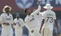 മികച്ച തുടക്കം നൽകി ഓപ്പണർമാർ; 150 കടത്തി ട്രിസ്റ്റണ്‍ സ്റ്റബ്‌സ്- ബാവുമ സഖ്യം;  ഗുവാഹത്തി ടെസ്റ്റിൽ ദക്ഷിണാഫ്രിയ്ക്ക ഭേദപ്പെട്ട നിലയിൽ; കുല്‍ദീപ് യാദവിന് മൂന്ന് വിക്കറ്റ്