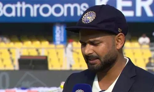 ഗുവാഹത്തി ടെസ്റ്റില്‍ നായകനായതോടെ ഇന്ത്യന്‍ ടെസ്റ്റ് ചരിത്രത്തില്‍ പുതുചരിത്രം കുറിച്ച് റിഷഭ് പന്ത്; ഇന്ത്യന്‍ ടെസ്റ്റ് ടീം ക്യാപ്റ്റനാകുന്ന രണ്ടാമത്തെ വിക്കറ്റ് കീപ്പര്‍