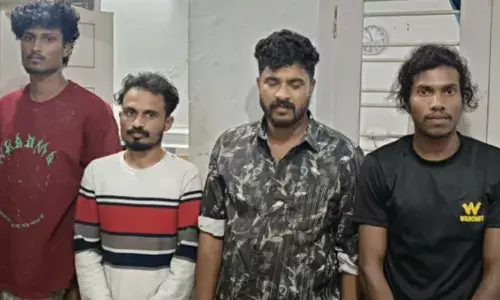 രാത്രി കൂട്ടുകാരന്റെ വീട്ടിൽ ഒത്തുകൂടി; രഹസ്യ വിവരത്തിന്റെ അടിസ്ഥാനത്തിൽ പോലീസെത്തിയതും ട്വിസ്റ്റ്; നാലുപേരെ കൈയ്യോടെ പൊക്കി