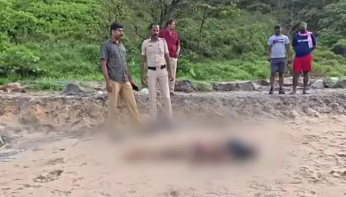 വർക്കല പാപനാശം ബീച്ചിൽ അജ്ഞാത മൃതദേഹം കണ്ടെത്തി; പുരുഷന്റേതെന്ന് പ്രാഥമിക നിഗമനം; അന്വേഷണം ആരംഭിച്ച് പോലീസ്