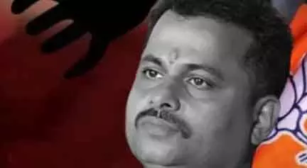 പാലത്തായി പീഡനക്കേസ്: ജീവപര്യന്തം ശിക്ഷിക്കപ്പെട്ട ബിജെപി നേതാവിനെ സ്കൂളില് നിന്ന് പിരിച്ചുവിട്ടു പാലത്തായി പീഡനക്കേസ്: ജീവപര്യന്തം ശിക്ഷിക്കപ്പെട്ട ബിജെപി നേതാവിനെ സ്കൂളില് നിന്ന് പിരിച്ചുവിട്ടു