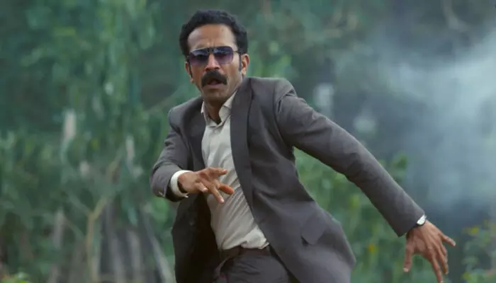 വീണ്ടും കോമഡി എന്റർടെയ്‌നറുമായി അടി കപ്യാരേ കൂട്ടമണി സംവിധായകൻ; ശ്രദ്ധനേടി അടിനാശം വെള്ളപ്പൊക്കത്തിന്റെ ടീസർ