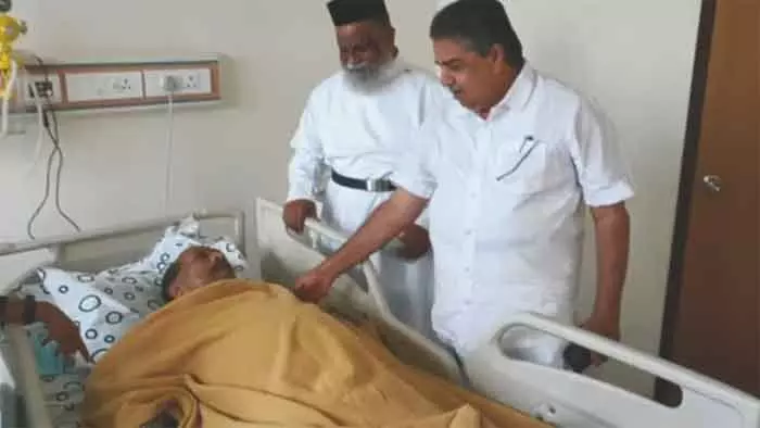 പരിക്കേറ്റ ജി സുധാകരനെ ആശുപത്രിയിലെത്തി മന്ത്രി സജി ചെറിയാന്‍ സന്ദര്‍ശിച്ചു; സുധാകരന് ശസ്ത്രക്രിയ