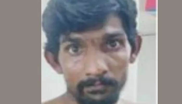 സിസിടിവി ദൃശ്യങ്ങള് പരിശോധിച്ച പോലീസിന് തലവേദന; സുപ്രിയ ട്രേഡേഴ്സിൽ പതുങ്ങിയെത്തി എല്ലാം പെറുക്കി എടുത്തു; കൊപ്ര കള്ളനെ കൈയ്യോടെ പൊക്കി സിസിടിവി ദൃശ്യങ്ങള് പരിശോധിച്ച പോലീസിന് തലവേദന; സുപ്രിയ ട്രേഡേഴ്സിൽ പതുങ്ങിയെത്തി എല്ലാം പെറുക്കി എടുത്തു; കൊപ്ര കള്ളനെ കൈയ്യോടെ പൊക്കി