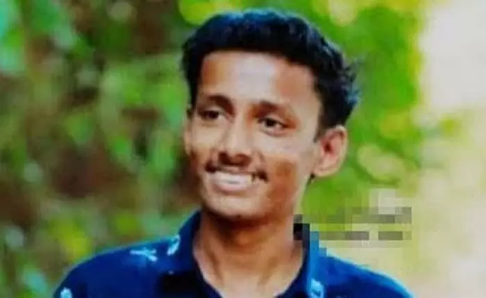 ബാര്‍ ജീവനക്കാരനായ യുവാവിനെ തൂങ്ങി മരിച്ച നിലയില്‍ കണ്ടെത്തിയതില്‍ ദുരൂഹത; അസ്വാഭാവിക മരണത്തിന് കേസെടുത്തു പോലീസ് അന്വേഷണം തുടങ്ങി