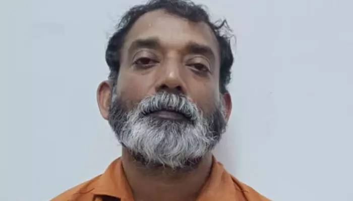 മൊബൈൽ വഴി അശ്ലീല വീഡിയോകൾ കാണിച്ച് ആൺകുട്ടിയെ പീഡിപ്പിച്ചു; പോക്‌സോ കേസിൽ ട്യൂഷൻ അധ്യാപകന് 30 വർഷം തടവും പിഴയും