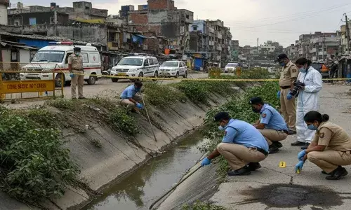 മദ്യാപാനത്തിനിടെ തർക്കം; ഭാര്യാസഹോദരനെ കുത്തിക്കൊലപ്പെടുത്തി അഴുക്കുചാലിൽ തള്ളി; നിർണായകമായത് സിസിടിവി ദൃശ്യങ്ങൾ; 35കാരൻ അറസ്റ്റിൽ