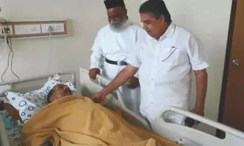 പരിക്കേറ്റ ജി സുധാകരനെ ആശുപത്രിയിലെത്തി മന്ത്രി സജി ചെറിയാന്‍ സന്ദര്‍ശിച്ചു; സുധാകരന് ശസ്ത്രക്രിയ