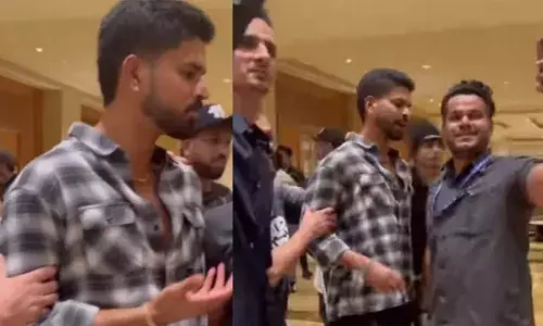 ശശാങ്ക് സിങ്ങിന്റെ ജന്മദിനാഘോഷ പാര്‍ട്ടിയില്‍ പ്രീതി സിന്റയ്‌ക്കൊപ്പം; സെല്‍ഫിക്കായി ആരാധകര്‍ വളഞ്ഞതോടെ പ്രകോപിതനായി;  സുരക്ഷാ ജീവനക്കാരനോട് കയര്‍ത്ത് ശ്രേയസ് അയ്യര്‍