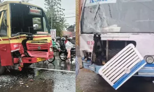 എം സി റോഡില്‍ കെഎസ്ആര്‍ടിസി ബസുകള്‍ കൂട്ടിയിടിച്ച് അപകടം; ഡ്രൈവര്‍ക്കും രണ്ട് യാത്രക്കാര്‍ക്കും പരിക്കേറ്റു