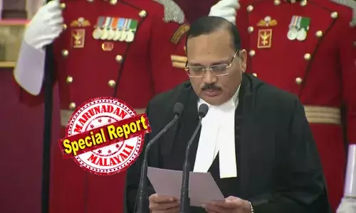 കെട്ടി കിടക്കുന്ന കേസുകളില്‍ അതിവേഗം തീരുമാനം;  ഭരണഘടന ബെഞ്ച് തീരുമാനം എടുക്കേണ്ട കേസുകളില്‍ ഉടന്‍ നടപടി; നിയമരംഗത്തും എഐ ഉപയോഗിക്കും; നിര്‍ണായക തീരുമാനവുമായി സുപ്രീം കോടതിയുടെ പുതിയ ചീഫ് ജസ്റ്റിസ്;  ജസ്റ്റിസ് സൂര്യകാന്ത് സ്ഥാനമേറ്റെടുത്തു