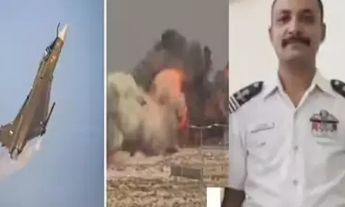 ആ വിങ്ങ് കമാൻഡറുടെ ആദരവ് സൂചകമായി എയര്‍ഷോ പുനരാരംഭിച്ച അധികൃതർ; എല്ലാം കൃത്യമായി അന്വേഷിക്കുമെന്ന ഉറപ്പും; തേജസിനെ പറത്തിയ പൈലറ്റ് ഇന്ത്യക്കാരുടെ വിങ്ങുന്ന ഓർമ്മയാകുമ്പോൾ