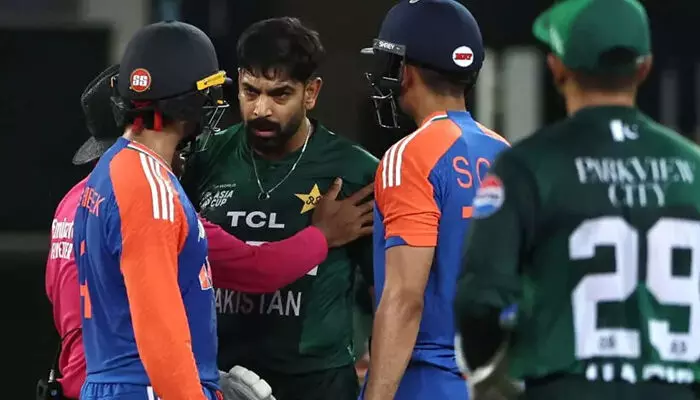 വീണ്ടുമൊരു തീപാറും മത്സരം; ടി20 ലോകകപ്പിൽ ഇന്ത്യയും-പാക്കിസ്ഥാനും ഒരേ ഗ്രൂപ്പിൽ; ചിര വൈരികളുടെ പോരാട്ടത്തിന് കൊളംബോ വേദിയാകും