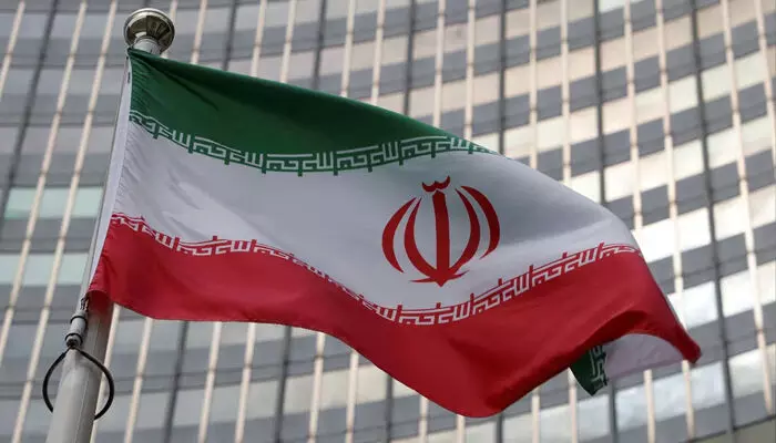 പീഡിപ്പിച്ചത് രണ്ട് സ്ത്രീകളെ; ബലാത്സംഗക്കേസ് പ്രതിയെ പരസ്യമായി തൂക്കിലേറ്റി ഇറാൻ; ചൈനയ്ക്ക് ശേഷം ഏറ്റവും കൂടുതൽ വധശിക്ഷകൾ നടപ്പാക്കുന്ന രണ്ടാമത്തെ രാജ്യം പീഡിപ്പിച്ചത് രണ്ട് സ്ത്രീകളെ; ബലാത്സംഗക്കേസ് പ്രതിയെ പരസ്യമായി തൂക്കിലേറ്റി ഇറാൻ; ചൈനയ്ക്ക് ശേഷം ഏറ്റവും കൂടുതൽ വധശിക്ഷകൾ നടപ്പാക്കുന്ന രണ്ടാമത്തെ രാജ്യം