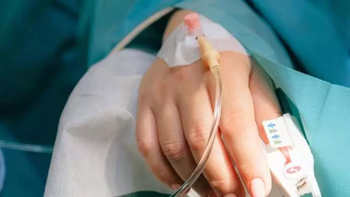 വെള്ളമെന്ന് കരുതി കറിയില്‍ ചേര്‍ത്തത് ആസിഡ്; ഭക്ഷണം കഴിച്ച കുടുംബത്തിലെ ആറുപേര്‍ ഗുരുതരാവസ്ഥയില്‍