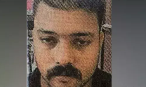 എറണാകുളം നോര്ത്ത് റെയില്വേ സ്റ്റേഷനില് പെണ്കുട്ടിക്ക് നേരെ ലൈംഗീകാതിക്രമം കാട്ടിയെന്ന പരാതിയില് പ്രതി അറസ്റ്റില്; സംഭവം പൂനെ-കന്യാകുമാരി എക്സ്പ്രസില് എറണാകുളം നോര്ത്ത് റെയില്വേ സ്റ്റേഷനില് പെണ്കുട്ടിക്ക് നേരെ ലൈംഗീകാതിക്രമം കാട്ടിയെന്ന പരാതിയില് പ്രതി അറസ്റ്റില്; സംഭവം പൂനെ-കന്യാകുമാരി എക്സ്പ്രസില്