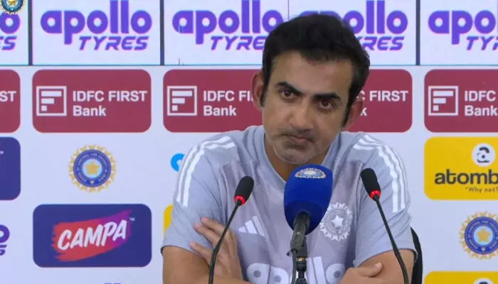 ഈ ജോലിക്ക് യോജിച്ചയാളാണ് നിങ്ങളെന്ന് തോന്നുന്നുണ്ടോയെന്ന് മാധ്യമ പ്രവര്‍ത്തകന്‍; ചാമ്പ്യന്‍സ് ട്രോഫിയും ഏഷ്യാ കപ്പും നേടിയതും ഇതേ ഞാന്‍ തന്നെയാണ്; പരിചയസമ്പത്ത് വളരെ കുറഞ്ഞ ടീമാണ് ഇത്;  അവരിപ്പോഴും പഠിച്ചുകൊണ്ടിരിക്കുകയാണ്;  തന്റെ ഭാവി ബിസിസിഐക്ക് തീരുമാനിക്കാമെന്ന് ഗംഭീര്‍; ഗുവാഹട്ടിയിലെ തോല്‍വിക്കും ന്യായികരണം