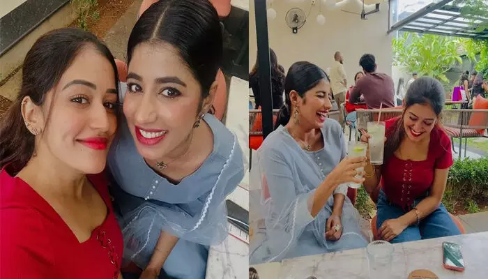 ഈ കുലസ്ത്രീയെ എനിക്ക് എന്തോ..ഇഷ്ടമാണ്..; ഒരു കഫേയുടെ പശ്ചാത്തലത്തിൽ ക്യൂട്ട് സ്‌മൈലിൽ തിളങ്ങി ആ രണ്ടുപേർ; അനുമോൾക്കൊപ്പമുള്ള ചിത്രങ്ങൾ പങ്ക് വച്ച് മസ്താനി