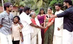 വിവാഹവേദിയില്‍നിന്ന് വരന്റെ കൈപിടിച്ച് പ്രചാരണ ചൂടിലേക്ക്;  മേഘ്‌നയുടെ തിരഞ്ഞെടുപ്പാവേശത്തിന് ശക്തിപകരാന്‍ അനുജും