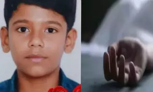 നേരം കുറെ ആയിട്ടും ഒരു അനക്കമില്ല; മുറി തുറന്നതും ദാരുണ കാഴ്ച; നെയ്യാറ്റിൻകരയിൽ എട്ടാം ക്ലാസ് വിദ്യാർത്ഥിയെ വീടിനുള്ളിൽ തൂങ്ങിമരിച്ച നിലയിൽ കണ്ടെത്തി; കണ്ണീരോടെ ഉറ്റവർ