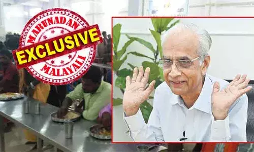 നാളെ അല്ലെങ്കില്‍ മറ്റെന്നാള്‍ സന്നിധാനത്ത് കേരളീയ സദ്യ... എന്തു നല്ല നടക്കാത്ത സ്വപ്നം; കാര്‍ക്കശ്യം കാട്ടുന്ന ജയകുമാറിന്റെ പ്രഖ്യാപനം വലക്കുന്നത് സന്നിധാനത്തെ ഉദ്യോഗസ്ഥരെ; അച്ചന്‍കോവിലിലേയും തിരുവല്ലത്തേയും അന്നദാന തട്ടിപ്പുകാരന്‍ ടെന്‍ഡറില്ലാതെ അത്ഭുതം സൃഷ്ടിക്കും! അന്നദാന ഫണ്ട് കാലി; ശബരിമല സദ്യ ഗൃഹപാഠമില്ലാത്ത അടിച്ചേല്‍പ്പിക്കല്‍