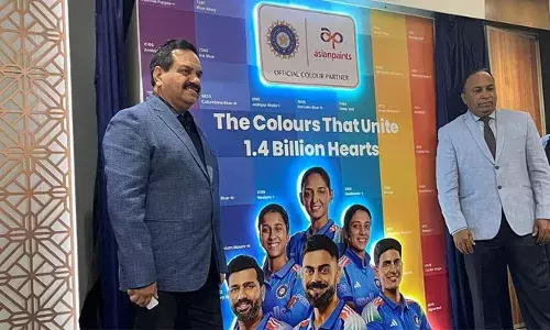 വൈറ്റ്‌വാഷിന് പിന്നാലെ പെയിന്റടിക്കുന്നത് നല്ലതാണ്, പുട്ടിയും പെയിന്റും ഇപ്പോൾത്തന്നെ ഗുവാഹത്തിയിലെത്തിക്കണം; ഏഷ്യൻ പെയിന്റ്സിനെ കളർ പാട്ണറാക്കി ബി.സി.സി.ഐ; ട്രോളുമായി ആരാധകർ