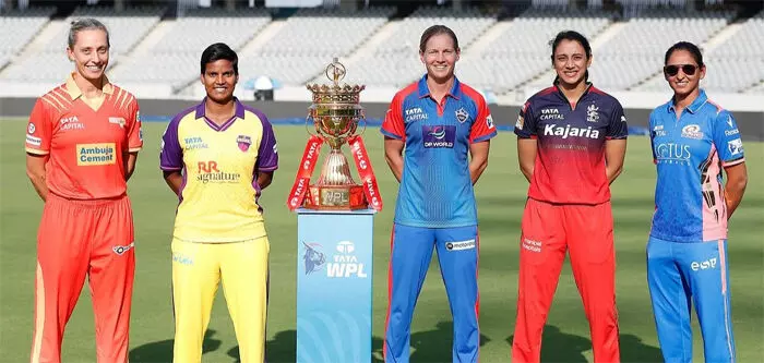 വനിതാ പ്രീമിയര് ലീഗ് ലേലം ഇന്ന് നടക്കും; ടീമുകളില് ഇടംപിടിക്കുമെന്ന പ്രതീക്ഷയുമായി മലയാളി താരങ്ങളായി ഏഴ് പേര് വനിതാ പ്രീമിയര് ലീഗ് ലേലം ഇന്ന് നടക്കും; ടീമുകളില് ഇടംപിടിക്കുമെന്ന പ്രതീക്ഷയുമായി മലയാളി താരങ്ങളായി ഏഴ് പേര്