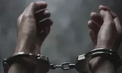 ആണ്‍ സുഹൃത്തുക്കളുമായി ഫോണില്‍ സംസാരിച്ചു; 22കാരിയെ കുത്തിക്കൊലപ്പെടുത്തി സഹോദരന്‍