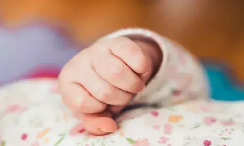 പത്താംക്ലാസുകാരി സ്‌കൂള്‍ ഹോസ്റ്റലിലെ ശുചിമുറിയില്‍ പ്രസവിച്ചു; പെണ്‍കുട്ടിയെ ഭീഷണിപ്പെടുത്തി പീഡിപ്പിച്ച 23കാരന്‍ അറസ്റ്റില്‍: ഹോസ്റ്റല്‍ ജീവനക്കാര്‍ക്കും ഡോക്ടര്‍ക്കുമെതിരെ കേസ്