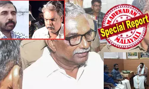 വെള്ളറടയിലെ വീടു നിര്‍മ്മാണത്തിന് പോറ്റിയെ സ്‌പോണ്‍സറാക്കിയത് അന്നത്തെ മന്ത്രി പറഞ്ഞിട്ട്; ശുപാര്‍ശ കത്ത് അടക്കം കൈമാറിയതു കൊണ്ടാണ് സന്നിധാനത്തെ പ്രധാന സ്‌പോണ്‍സറാക്കിയത്; തിരുവനന്തുപരത്ത് ക്ഷേത്രത്തില്‍ മുഖമണ്ഡപവും നടപന്തലും പോറ്റി പണിതു; എല്ലാം തന്ത്രിക്കും മന്ത്രിക്കും മേല്‍ ചാരി പത്മകുമാര്‍; ശബരിമലയിലെ യഥാര്‍ത്ഥ വില്ലനില്‍ ഇനിയും വ്യക്തതയില്ല; പോറ്റിയും മുരാരിയും ജയിലില്‍ തുടരും