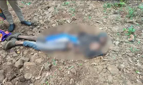 നിലമ്പൂരില്‍ കാട്ടാന ആക്രമണത്തില്‍ അതിഥിതൊഴിലാളി കൊല്ലപ്പെട്ടു; മരിച്ചത് ടാപ്പിങ് തൊഴിലാളിയായ ജാര്‍ഖണ്ഡ് സ്വദേശി ഷാരോണ്‍