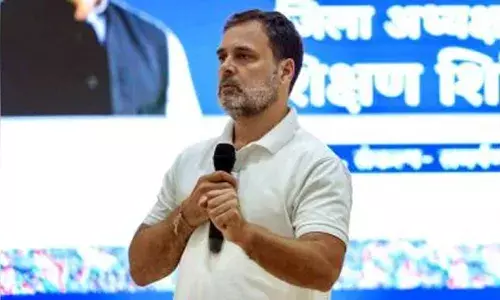 ബൂത്ത് ലെവല്‍ ഓഫീസര്‍മാരെ ഭീഷണിപ്പെടുത്തി ഒബിസി, ദലിത് തുടങ്ങിയ പാര്‍ശ്വവല്‍കൃത വോട്ടര്‍മാരുടെ പേരുകള്‍ പട്ടികയില്‍ നിന്ന് നീക്കം ചെയ്യുന്നു; എസ്ഐആര്‍ രാഷ്ട്രീയ ഫില്‍ട്രേഷന്‍ ഡ്രൈവ്: ഉത്തരവാദിത്തം തെരഞ്ഞെടുപ്പ് കമ്മീഷനെന്ന് രാഹുല്‍ ഗാന്ധി