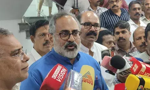 കണ്ണൂര്‍ ജില്ലയില്‍ ക്രിമിനലുകളെ സ്ഥാനാര്‍ത്ഥികളാക്കി ഇറക്കി സിപിഎം ജനങ്ങളെ ഭീഷണിപ്പെടുത്തുന്നു; കോണ്‍ഗ്രസാകട്ടെ ജനാധിപത്യ വിരൂദ്ധമായ, മതനിരപേക്ഷ പാര്‍ട്ടിയല്ലാത്ത വെല്‍ഫെയര്‍ പാര്‍ട്ടിയെയും കൂട്ടിയാണ് മത്സരിക്കുന്നത്; വിമര്‍ശനവുമായി രാജീവ് ചന്ദ്രശേഖര്‍