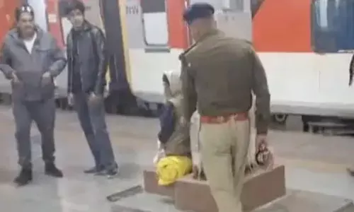 പുറപ്പെടാൻ മിനിറ്റുകൾ ബാക്കി; പെട്ടെന്ന് ട്രെയിനിൽ പോലീസും ഡോ​ഗ് സ്ക്വാഡും ഇരച്ചെത്തി; വൈകിയത് രണ്ട് മണിക്കൂറോളം; അജ്മേർ ദാദർ എക്സ്പ്രസിൽ സംഭവിച്ചത്