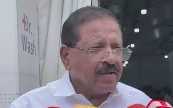 രാഹുലിനെതിരായ ലൈംഗിക പീഡന പരാതി: ആരോപണത്തില്‍ അടിസ്ഥാനം ഉണ്ടെന്ന് കണ്ടാണ് രാഹുലിനെ പാര്‍ട്ടിയില്‍ നിന്ന് സസ്‌പെന്റ് ചെയ്തത്; രാഹുല്‍ ഇരന്നുവാങ്ങിയ അടി, വടി കൊടുത്ത് അടിവാങ്ങിയെന്ന് രാജ്‌മോഹന്‍ ഉണ്ണിത്താന്‍