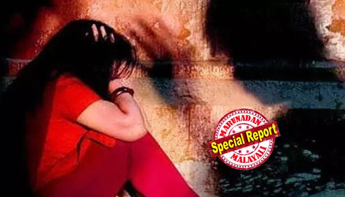 പതിമൂന്നുകാരിയെ പീഡിപ്പിച്ച കേസില് രണ്ടാനച്ഛന് എഴുപത്തിയെട്ട് വര്ഷം കഠിന തടവും നാലേമുക്കാല് ലക്ഷം രൂപ പിഴയും; പിഴ തുക കുട്ടിക്ക് നല്കണം; അടച്ചില്ലെങ്കില് നാലര വര്ഷം കൂടുതല് തടവ്; പ്രതി യാതൊരു ദയയും അര്ഹിക്കുന്നില്ലെന്ന് കോടതി പതിമൂന്നുകാരിയെ പീഡിപ്പിച്ച കേസില് രണ്ടാനച്ഛന് എഴുപത്തിയെട്ട് വര്ഷം കഠിന തടവും നാലേമുക്കാല് ലക്ഷം രൂപ പിഴയും; പിഴ തുക കുട്ടിക്ക് നല്കണം; അടച്ചില്ലെങ്കില് നാലര വര്ഷം കൂടുതല് തടവ്; പ്രതി യാതൊരു ദയയും അര്ഹിക്കുന്നില്ലെന്ന് കോടതി