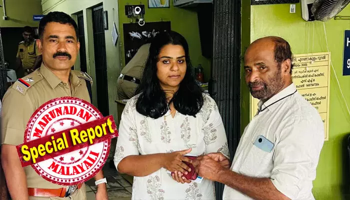 എനിക്ക് വഴിയിൽ കിടന്ന് ഒരു പേഴ്സ് കിട്ടിയിട്ടുണ്ട്, ആരെങ്കിലും തിരക്കി വന്നാൽ ഉടൻ ഞാൻ സ്റ്റേഷനിൽ എത്തിക്കോളാം; സ്റ്റേഷൻ ലാൻഡ് ഫോണിൽ വിളിച്ച ആൾ പറഞ്ഞതിങ്ങനെ; സ്കൂട്ടറിൽ പോകവെ കവർ കീറി താഴെ വീണത് ലക്ഷങ്ങൾ വിലവരുന്ന ആഭരണങ്ങൾ; വഴാപ്പുഴക്കാരന് ഒരു ബിഗ് സല്യൂട്ട്; കുറിപ്പുമായി എഎസ്ഐ