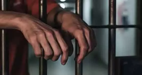 പതിമൂന്നുകാരിയെ പീഡിപ്പിച്ച കേസില് രണ്ടാനച്ഛന് 78 വര്ഷം കഠിന തടവും നാലേമുക്കാല് ലക്ഷം പിഴയും; ശിക്ഷ വിധിച്ചത് തിരുവനന്തപുരം അതിവേഗ കോടതി ജഡ്ജി അഞ്ജു മീര ബിര്ള പതിമൂന്നുകാരിയെ പീഡിപ്പിച്ച കേസില് രണ്ടാനച്ഛന് 78 വര്ഷം കഠിന തടവും നാലേമുക്കാല് ലക്ഷം പിഴയും; ശിക്ഷ വിധിച്ചത് തിരുവനന്തപുരം അതിവേഗ കോടതി ജഡ്ജി അഞ്ജു മീര ബിര്ള