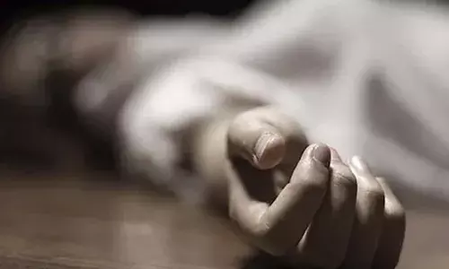 മദ്യപിക്കാന്‍ പണം ആവശ്യപ്പെട്ട് മര്‍ദിച്ചു; പിന്നാലെ വീട്ടില്‍ നിന്നും ഇറങ്ങി പോയ ഭര്‍ത്താവിനെ വിഡിയോ കോള്‍ ചെയ്ത് യുവതി ജീവനൊടുക്കി