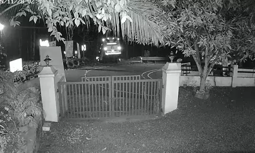 ശബരിമല തീര്‍ത്ഥാടകരുടെ വാഹനം അപകടത്തില്‍പ്പെട്ടു; ഇന്ന് പുലര്‍ച്ചെ ഉണ്ടായ അപകടത്തില്‍ അഞ്ച് പേര്‍ക്ക് പരിക്ക്