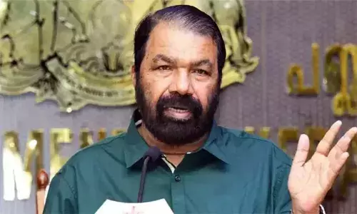 മുകേഷിന്റെ കേസിനെ കുറിച്ച് തനിക്ക് അറിയില്ല; അതിജീവിതയെ കുറിച്ചുള്ള കോണ്‍ഗ്രസ് പ്രതികരണങ്ങളില്‍ തെളിയുന്നത് അവരുടെ സംസ്‌കാരം; എല്ലാവരും അതിജീവിതക്കൊപ്പം ഉറച്ചുനില്‍ക്കേണ്ട സമയമാണ് ഇതെന്ന് വി ശിവന്‍കുട്ടി