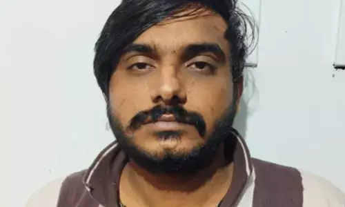 മിനിമം ആറ് ഭാഷയെങ്കിലും തെറ്റാതെ സംസാരിക്കാൻ അറിയാം; ഇടയ്ക്ക് പെട്ടെന്ന് പണക്കാരനാക്കാൻ മോഹം; ഉണ്ടായിരുന്ന ജോലി കളഞ്ഞ് മറ്റൊരു വഴി തിരഞ്ഞെടുത്തതും കുടുങ്ങി; കൈയ്യോടെ പൊക്കി