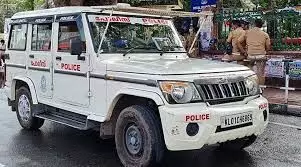 അങ്കണവാടിയില് ജീവനക്കാരിക്ക് നേരെ അസഭ്യവര്ഷവുമായി എല്ഡിഎഫ് സ്ഥാനാര്ഥി; ഇടുക്കി വണ്ണപ്പുറം പഞ്ചായത്ത് പതിമൂന്നാം വാര്ഡിലെ സ്ഥാനാര്ഥി ലിജോ ജോസഫിനെതിരെ പരാതി അങ്കണവാടിയില് ജീവനക്കാരിക്ക് നേരെ അസഭ്യവര്ഷവുമായി എല്ഡിഎഫ് സ്ഥാനാര്ഥി; ഇടുക്കി വണ്ണപ്പുറം പഞ്ചായത്ത് പതിമൂന്നാം വാര്ഡിലെ സ്ഥാനാര്ഥി ലിജോ ജോസഫിനെതിരെ പരാതി